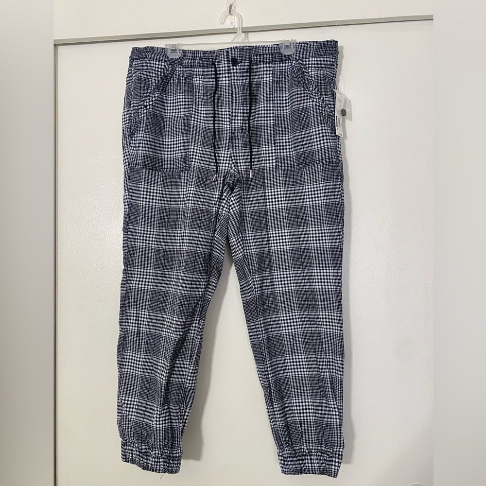No Boundaries XXL Black and White Patterned Stretchy Utility Jogger Pants